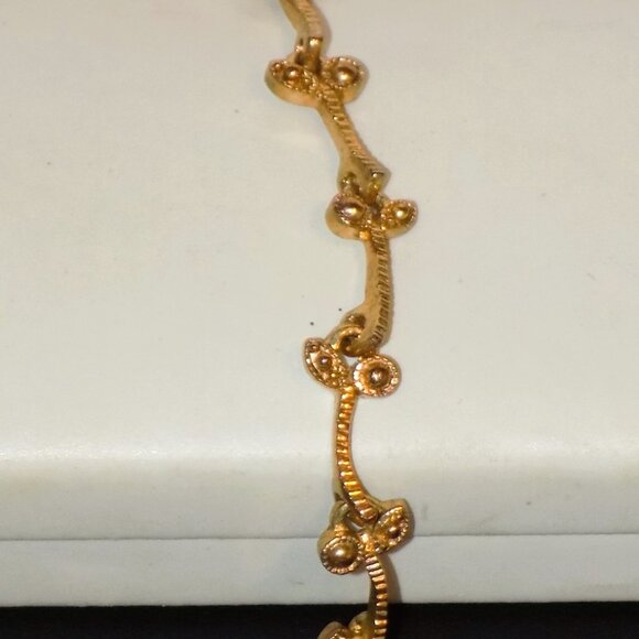 Rocket N.Y.C. Faux Pearl Teardrop with Crystal Accents Elegant Necklace in Case - Picture 3 of 7